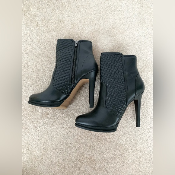 BRAND NEW Forever 21 Quilted Faux Leather Stiletto Heel Boots Black - Picture 1 of 5